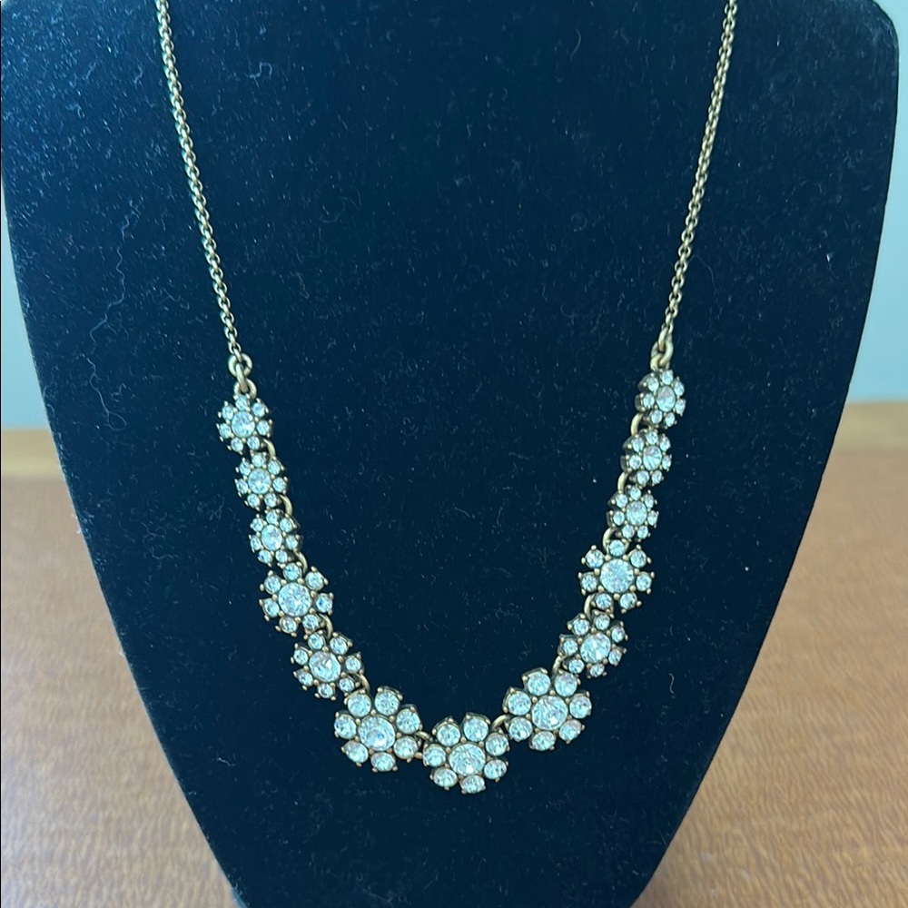 Elegant Gold Floral Necklace‎